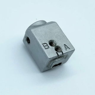 Singer ovlerlocker needle clamp