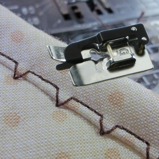 Blind hemming foot