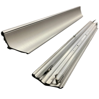 The heating plate, both upper and botton view. The elements are included