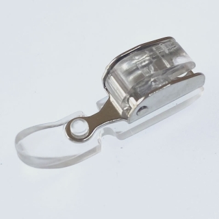 Low Zipper / Piping Foot Snap On Singer