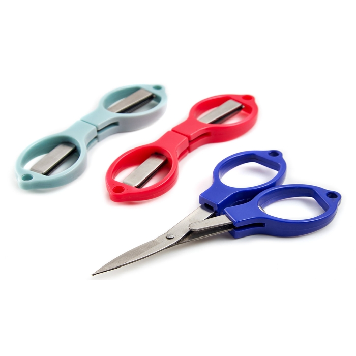 Compact folding scissors